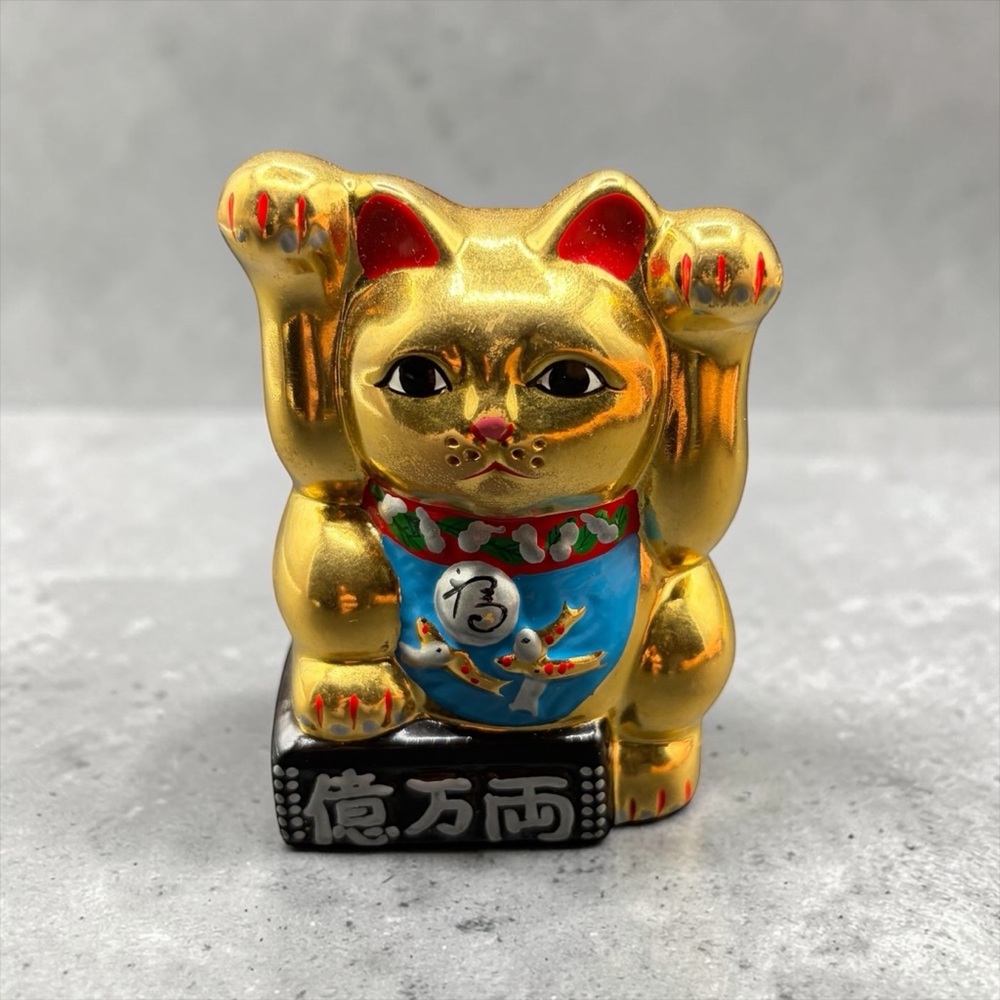 VINTAGE GOLD MANEKI NEKO LUCKY CAT FIGURINE